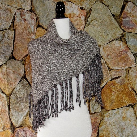 Grey Fringed Hand Knit Shawl Oversized Scarf Cottagecore Grandmacore - Picture 6 of 6